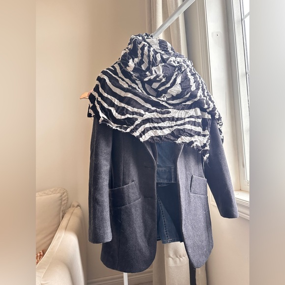 Zara scarf /free if you purchase another item here. - Picture 1 of 5